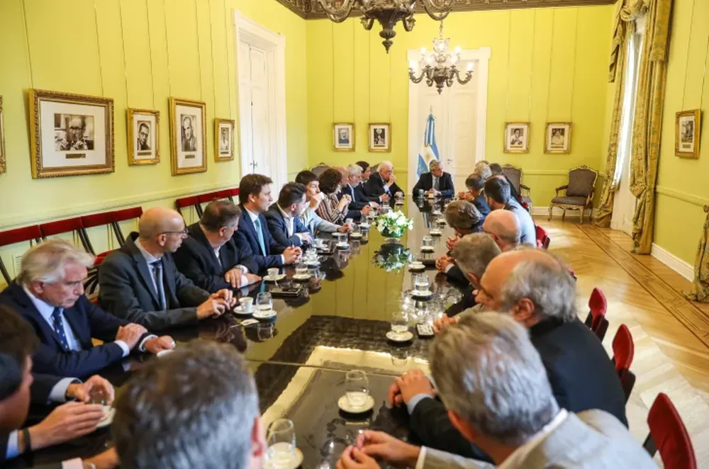 Anuncian una rebaja inmediata del 8% en el precio de medicamentos