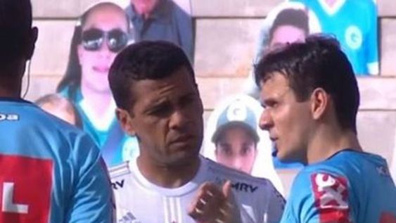 Bochornosa suspensión sobre la hora