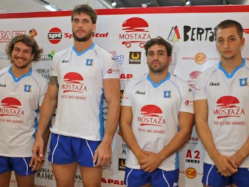 La Universidad Rugby Club, presentó su camiseta en Mostaza