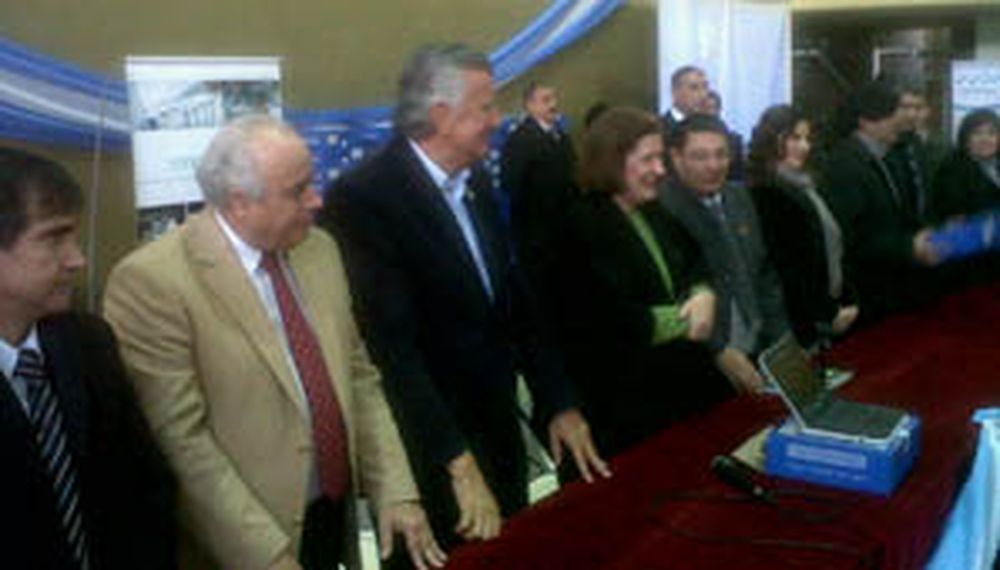 Gioja prometió ayuda para construir el polideportivo de la Boero