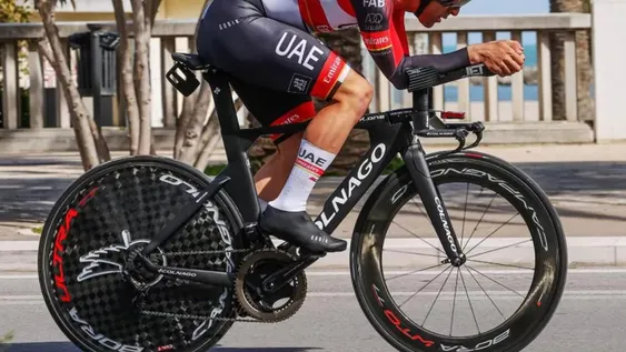 Maxi le apunta a los finales en el sprint