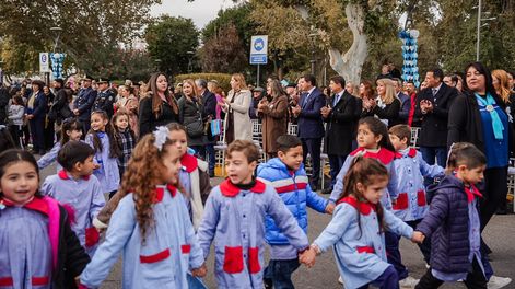 Santa Lucía celebró el 25 de Mayo con el tradicional desfile de los jardines municipales Santa Lucía celebró el 25 de Mayo con el tradicional desfile de los jardines municipales