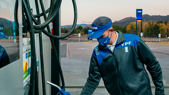 Los vehículos con patente extranjera sólo podrán cargar Infinia Diesel a $240 el litro