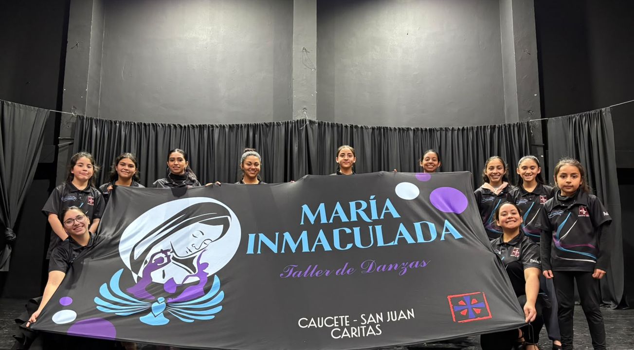 Las bailarinas del taller de danzas de Cáritas Cristo Rey debutarán en Aldanzar.