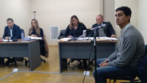 Buscarán 14 años de pena para un profesor por abusar de 2 niñas dentro de un colegio