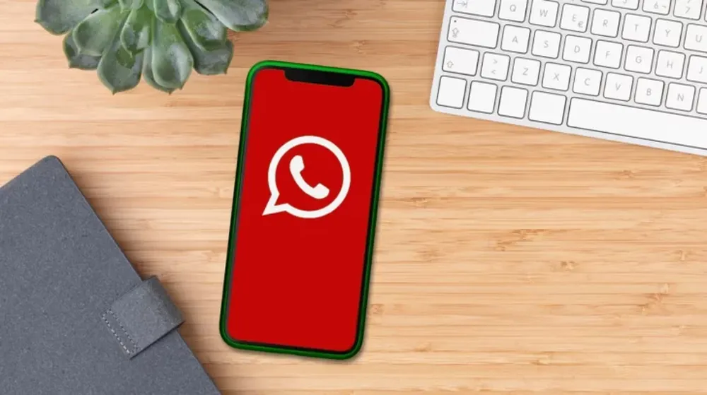 Usar el WhatsApp Rojo puede provocar que te suspendan la cuenta