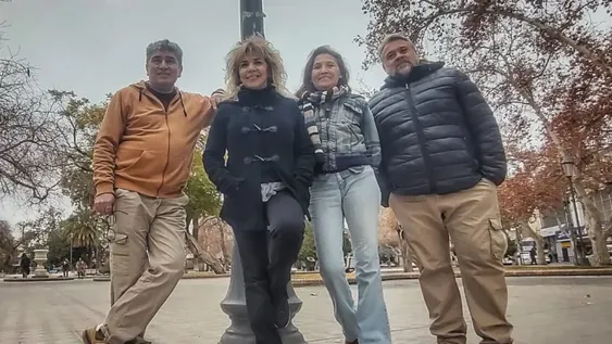 LOS DIRECTORES Eduardo Avila y Eliana Acosta, junto a los intérpretes Juanma Cuello y Daniela Carrozzo.