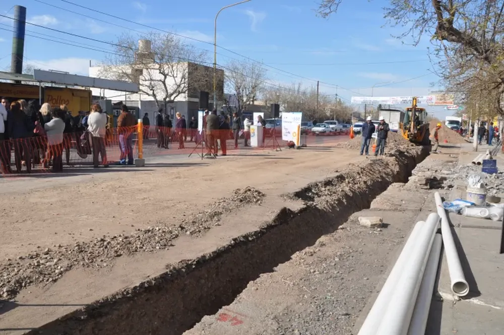 Comenzaron las obras para erradicar pozos negros en Rawson