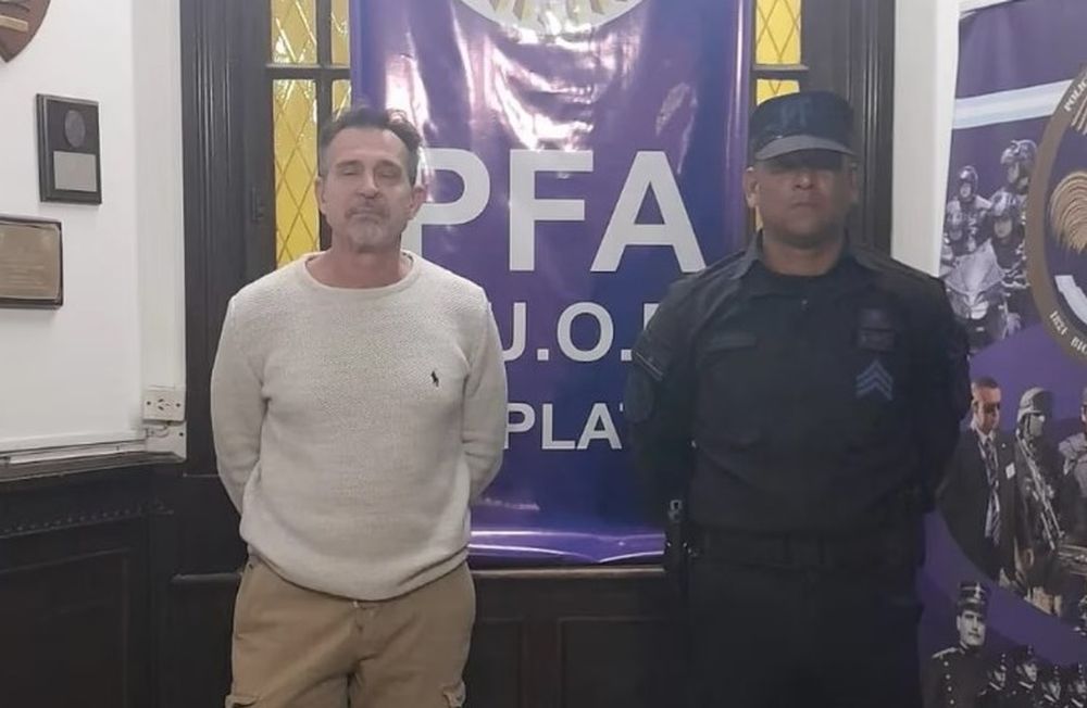 Las alarmantes fotos de la esposa de Lotocki en microbikini que demostrarían los daños del metacrilato