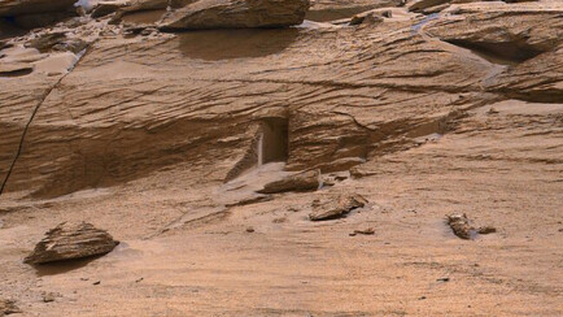 La NASA difundió la foto de una misteriosa puerta en Marte