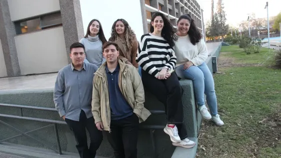 LOS SEIS PIANISTAS que tendrán a su cargo el concierto del próximo jueves en el Auditorio. (Foto Daniel Arias)