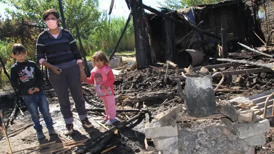 Queman el rancho de familia pobre y les roban un caballo y mercadería