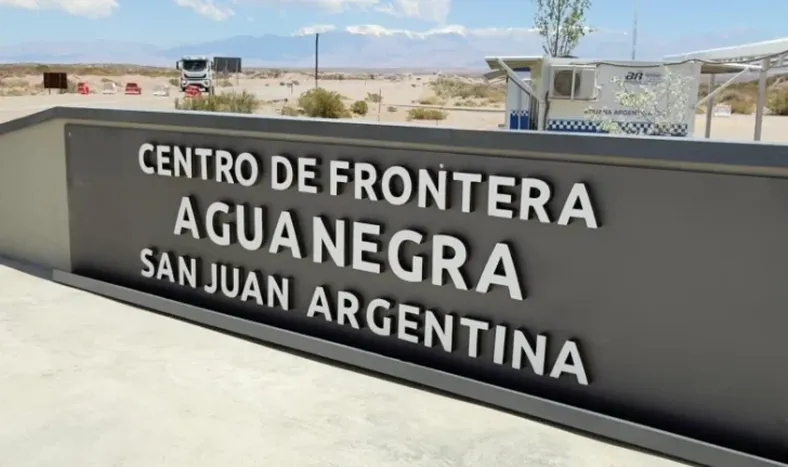 Paso de Agua Negra.-