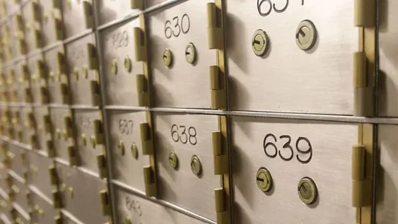 NO PUBLICAR — Por cepo al dólar hay poca disponibilidad de cajas de seguridad en bancos locales