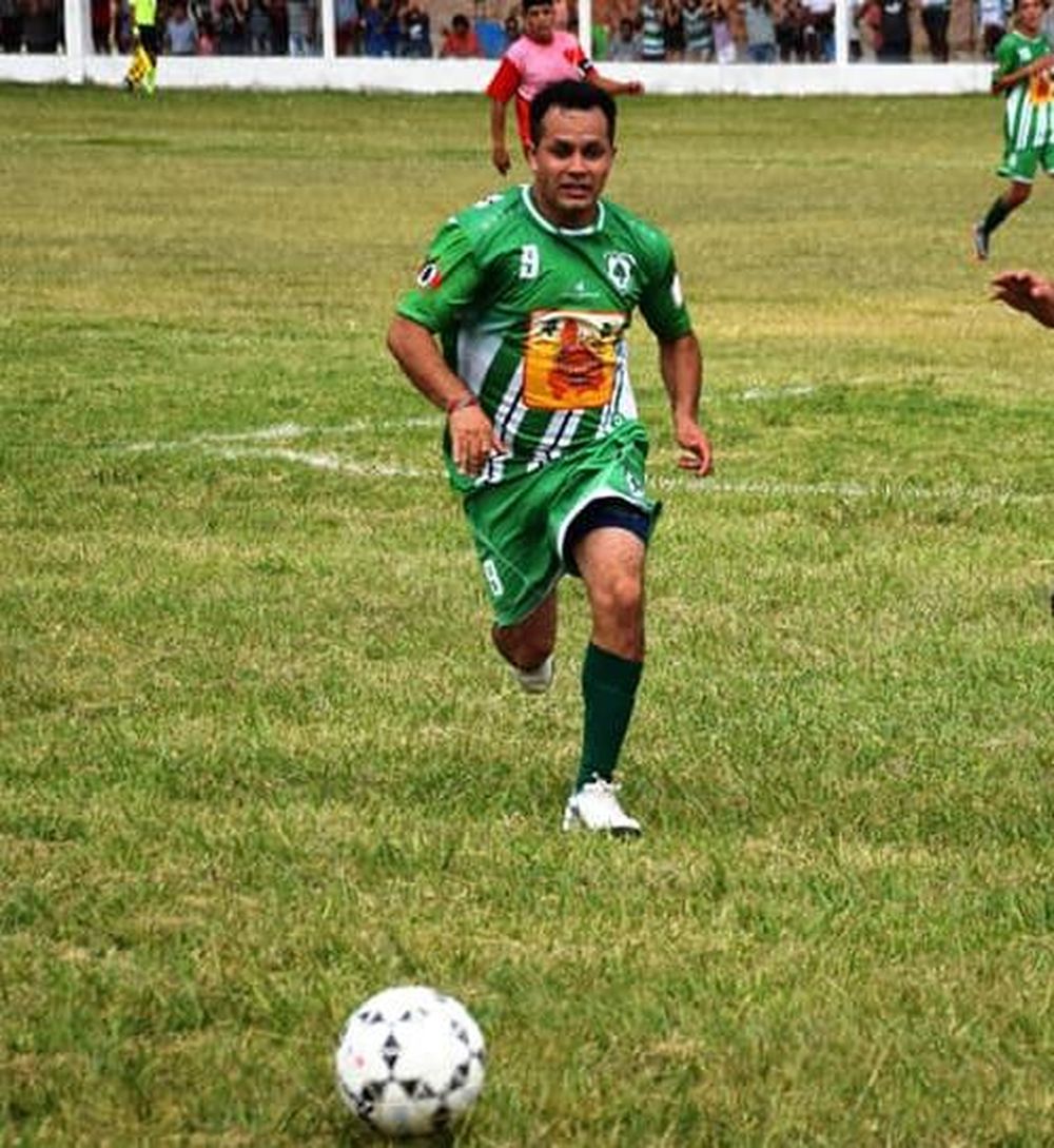 Tras una desafortunada jugada un jugador de Árbol Verde de Jáchal lucha por su vida