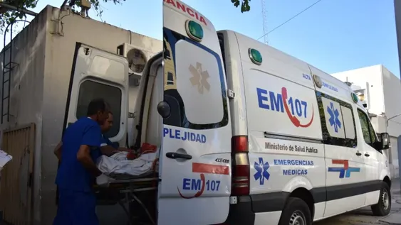 Terminó en el quirófano luego de chocar con una camioneta cuando circulaba en moto