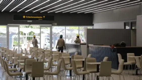 A 2 años y 5 meses de su reinauguración, la Terminal sigue sin confitería: los motivos