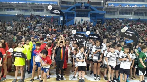 Un emotivo acto en la Catedral del hockey puso en marcha el Mundialito de Bancaria