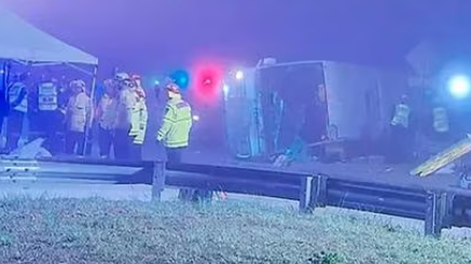 Al menos diez muertos al volcar un autobús en Australia
