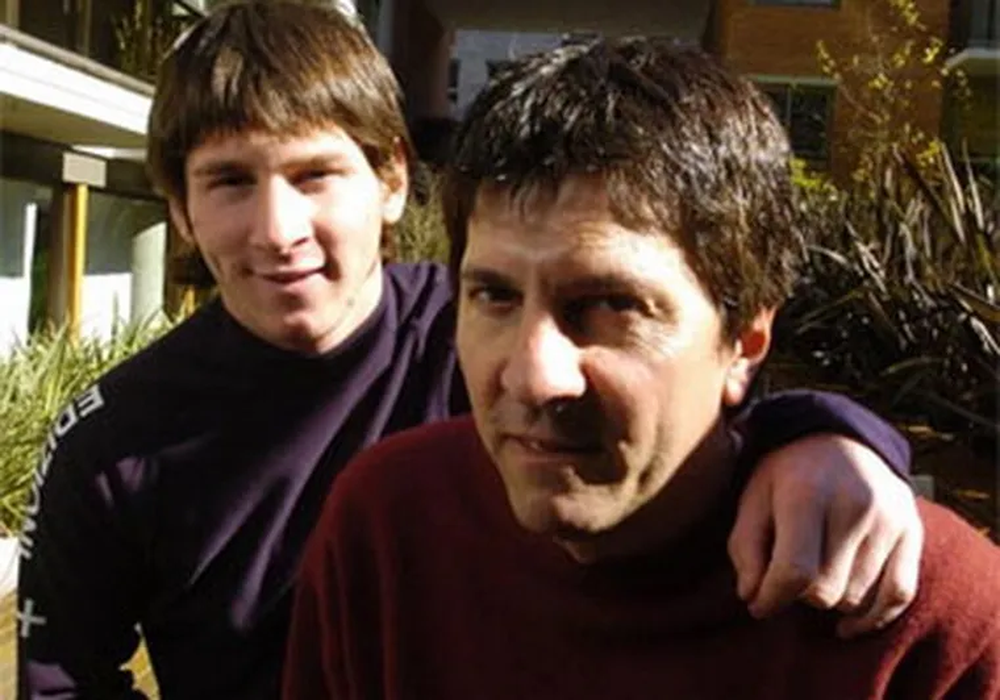 Jorge permaneció junto a Lionel en Barcelona mientras Celia regresó a Rosario con el resto de sus hijos, una de las decisiones más difíciles que atravesó la familia.