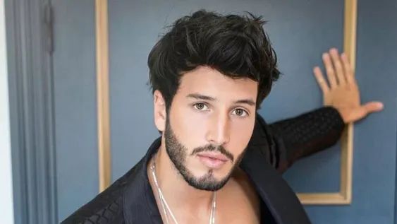 Sebastián Yatra confesó que a los 25 años aún duerme con sus papás