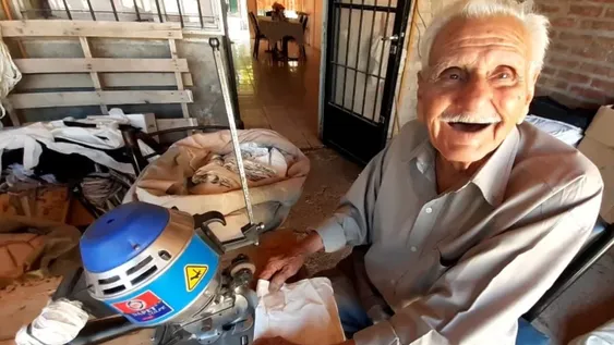 Don Llanos, el sanjuanino que tiene 91 años y trabaja sin parar todos los días