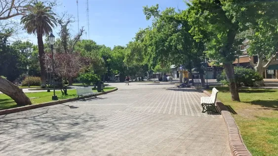 Plaza 25 de Mayo.-