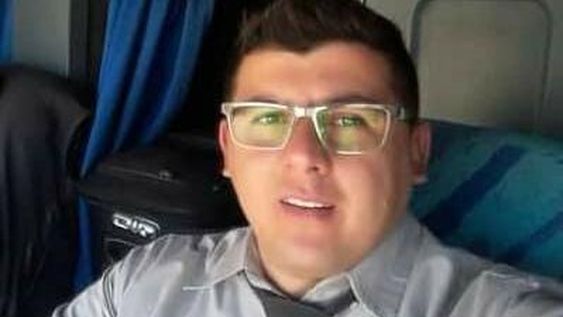 Sufrió graves lesiones mientras reparaba el aire acondicionado y se produjo una explosión