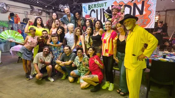 Para el recuerdo.Celeste Castro, en algunos momentosde la grabación deEl Cumbión.