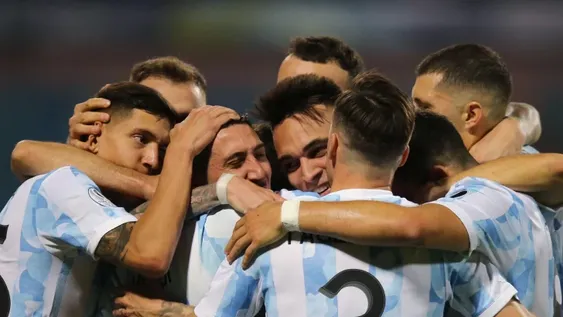 Argentina se impuso por un claro 3-0 a Ecuador y avanzó a las semifinales
