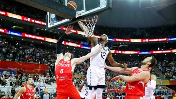 EEUU le ganó un partido increíble a Turquía y Brasil dio el golpe ante Grecia