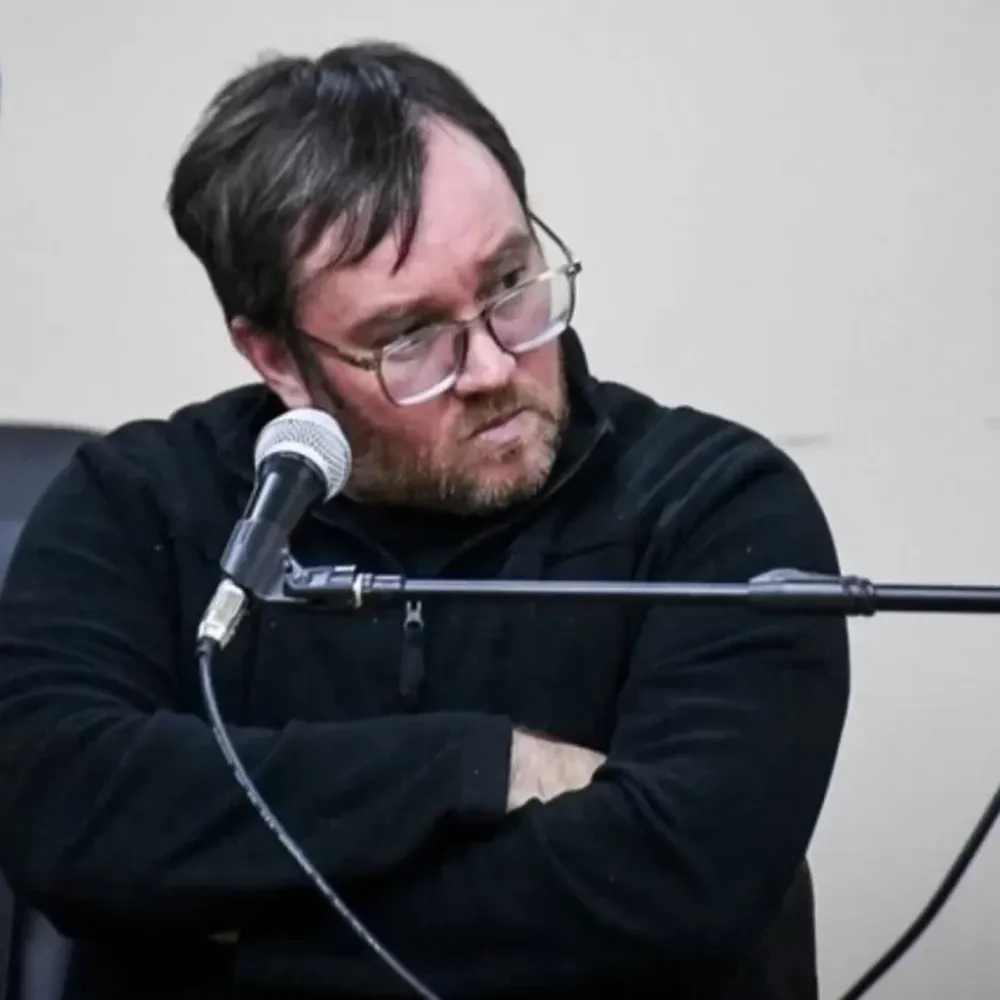 Adolfo Andrés Holeywell.-