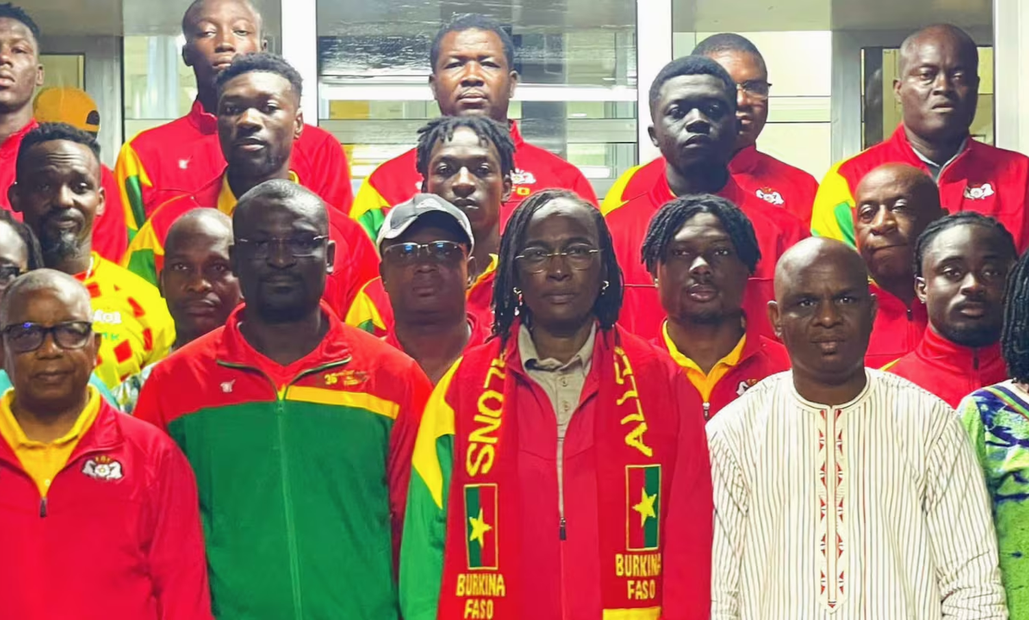 Pese a la goleada sufrida ante Argentina, los jugadores de Burkina Faso fueron recibidos con honores: Un acto patriótico