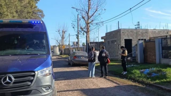 muerte de un padre y sus dos hijos en santa fe: confirman que el hombre mato a los ninos y luego se quito la vida
