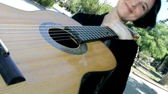 La dama criolla de las cuerdas