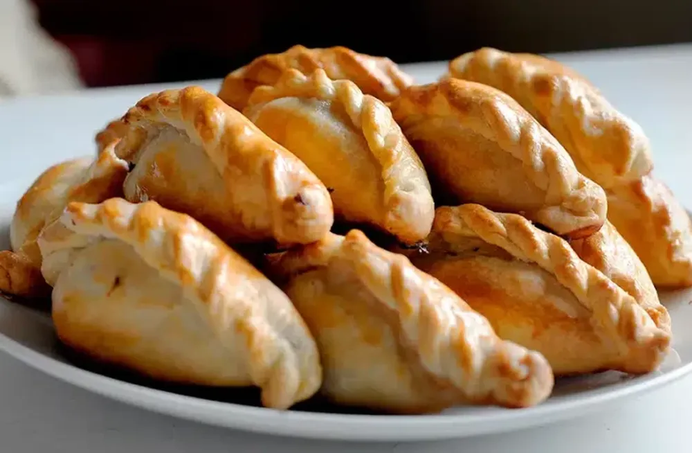 Escrachó a su novio por la cantidad de empanadas que comió en casa de sus papás