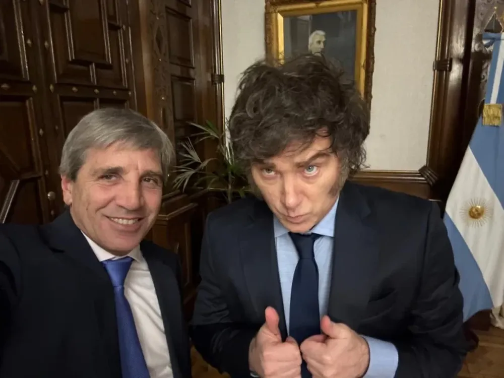 Caputo, contra los empresarios que le piden bajar los impuestos: “Solo podremos con superávit fiscal”
