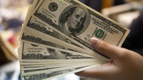 El dólar blue cerró la semana en alza en San Juan
