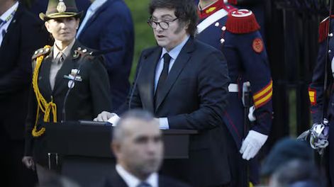 Malvinas: Milei firmó decreto para reconocer a soldados como subtenientes de reserva