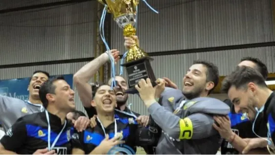 Puro bochín y stick en La Superiora