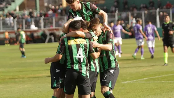 Gobierno negocia para conseguir gasoil para los micros, pero no descarta reducir frecuencias