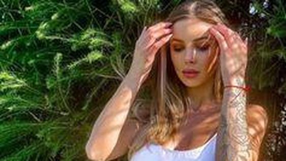 Romina Malaspina debutó en Divas Play y le dio la bienvenida con una foto muy fuerte