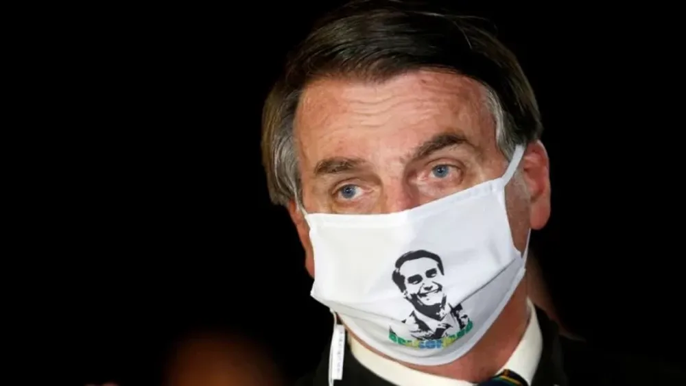 Bolsonaro pidió al Ministerio de Salud no exigir el uso de tapabocas a vacunados y recuperados