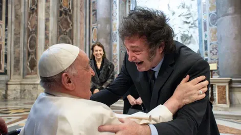 Javier Milei junto al Papa Francisco.-