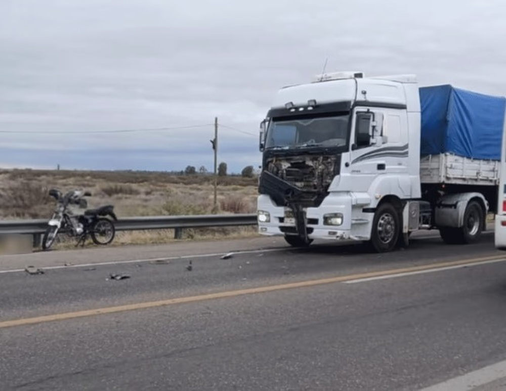 Caucete: un motociclista murió tras ser atropellado por un camión en la Ruta 20