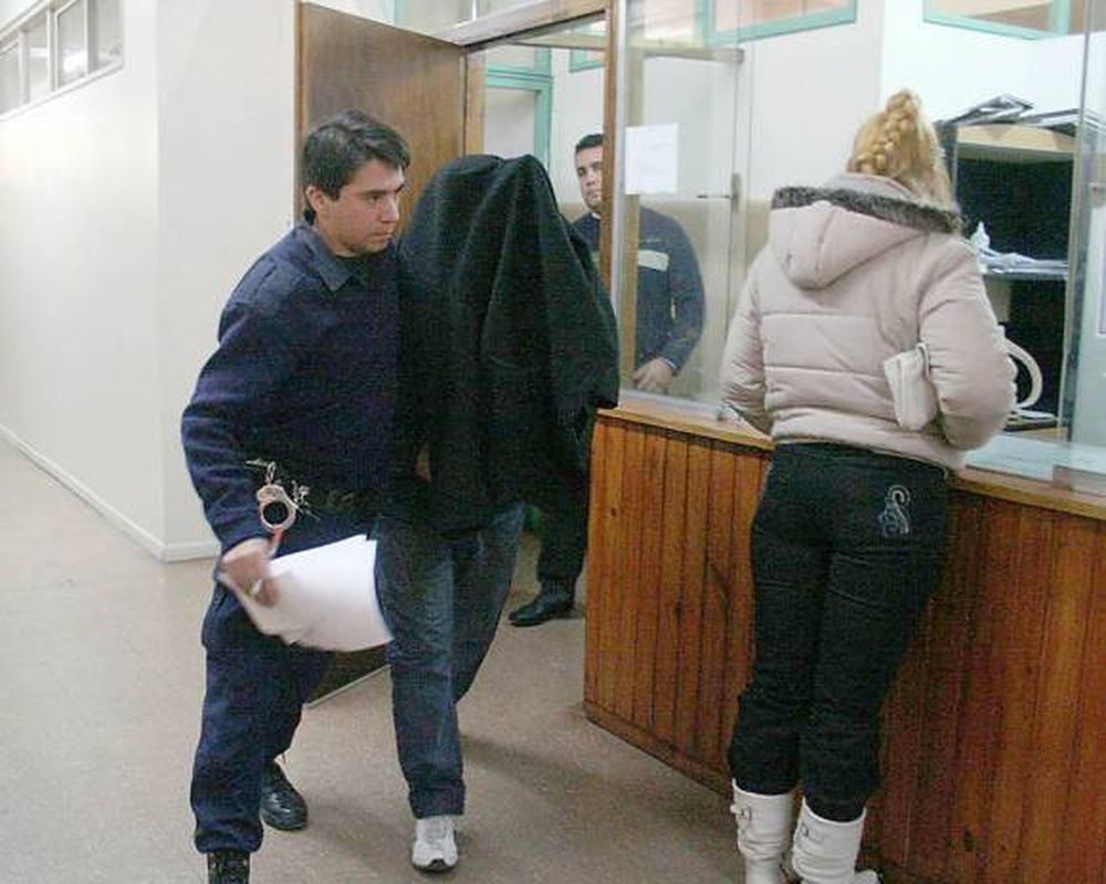 Confirman que ocho policías no fueron a trabajar por rebeldía