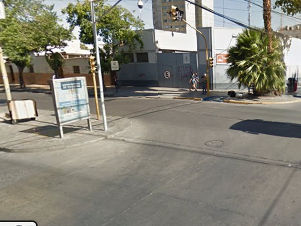 La atropellaron en pleno centro y perdió hasta los dientes