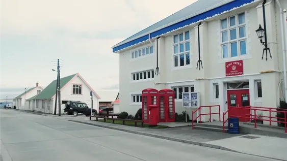 El Reino Unido advirtió que mantendrá presencia militar en Malvinas