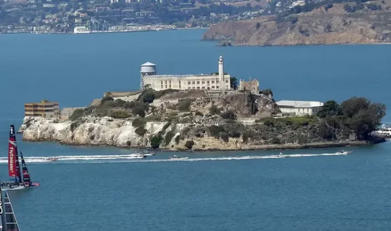 Donald Trump ordenó reabrir la prisión de Alcatraz para enviar a los delincuentes “más despiadados y violentos”