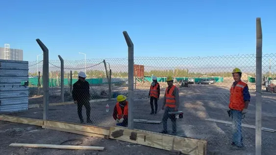 Tras cinco meses se reactivó la remodelación del aeropuerto